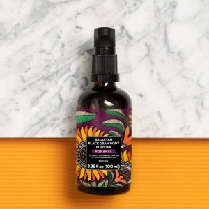 This Balaayah Black Gram Body Booster – Romance Blend pairs the intensive firming action of Black Gram with a delicate, floral aroma. It works to smooth and strengthen the skin's texture while enveloping the body in a romantic scent that inspires softness and grace.