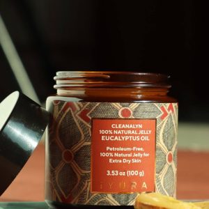 This Cleanalyn Natural Jelly Eucalyptus – Pack of 2 offers a clean, petroleum-free alternative to traditional jellies for deep hydration. Infused with refreshing Eucalyptus, it provides a cooling sensation while creating a breathable protective barrier to soothe cracked skin and lock in moisture.