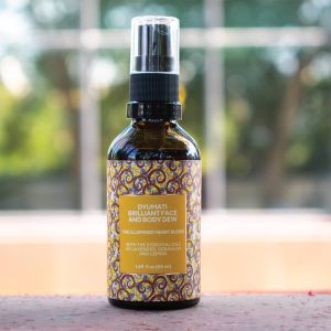 This Dyumati Brilliant Face and Body Dew is a multi-purpose botanical mist designed to provide an instantaneous surge of moisture and a "lit-from-within" radiance to both face and body, utilizing light-reflecting nutrients to polish and revitalize dull skin.