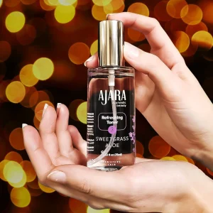 This Sweetgrass Aloe Refreshing Toner blends crisp, purifying botanicals with cooling aloe vera to instantly hydrate the skin, balance pH levels, and leave the complexion feeling revitalized and dewy.