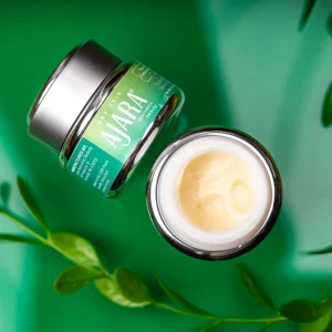 This **Turmeric Tangerine Youth Concentrate** leverages the brightening power of citrus and the potent antioxidant properties of turmeric to defend against environmental stressors, even out skin tone, and restore a firm, high-energy radiance to the complexion.